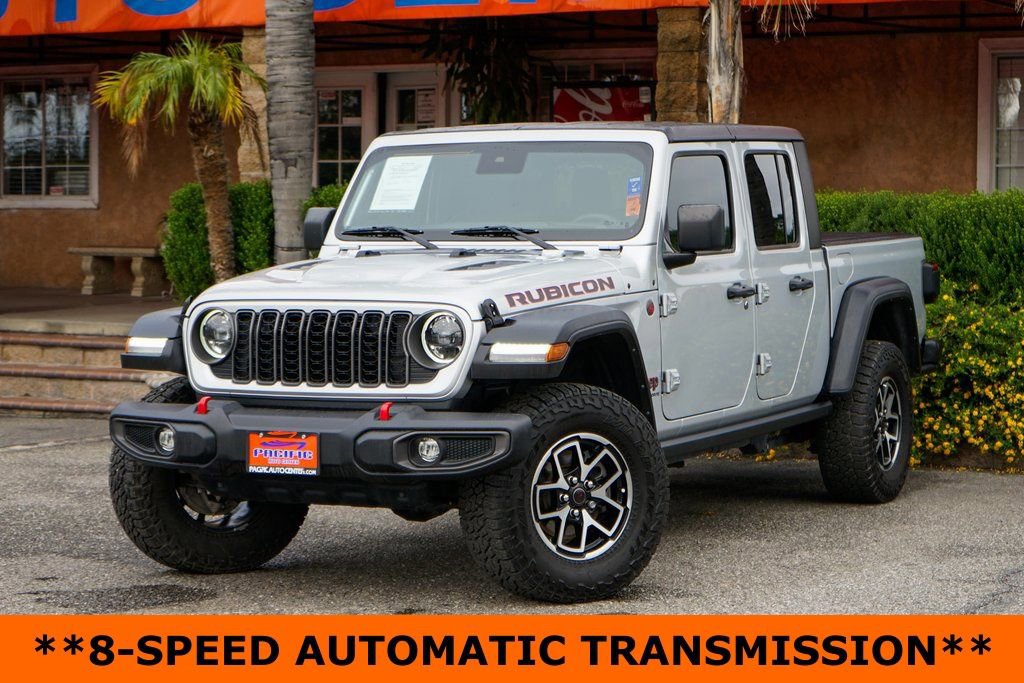 Used 2024 Jeep Gladiator Rubicon w/ Convenience Group AWD/4WD image 4