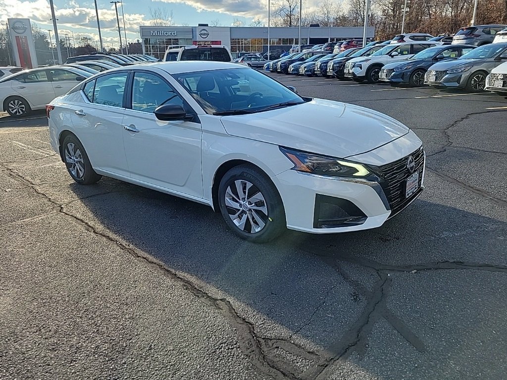 Used 2025 Nissan Altima 2.5 S image 8