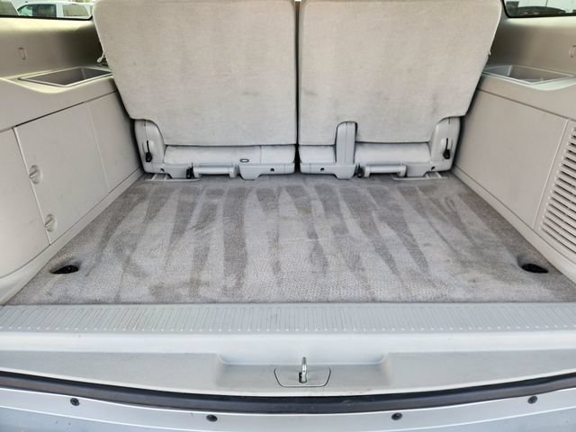 Used 2009 Chevrolet Suburban LS RWD image 32