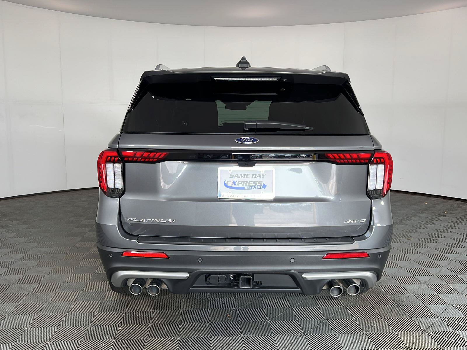 Used 2025 Ford Explorer Platinum w/ Ultimate Package AWD/4WD image 25