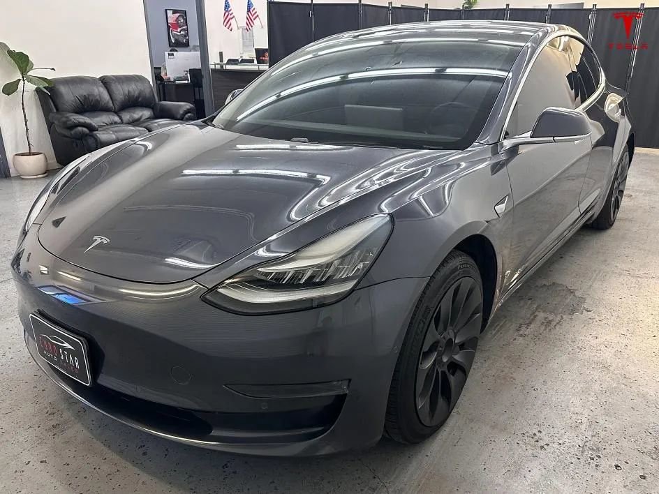 Used 2018 Tesla Model 3 Long Range image 3