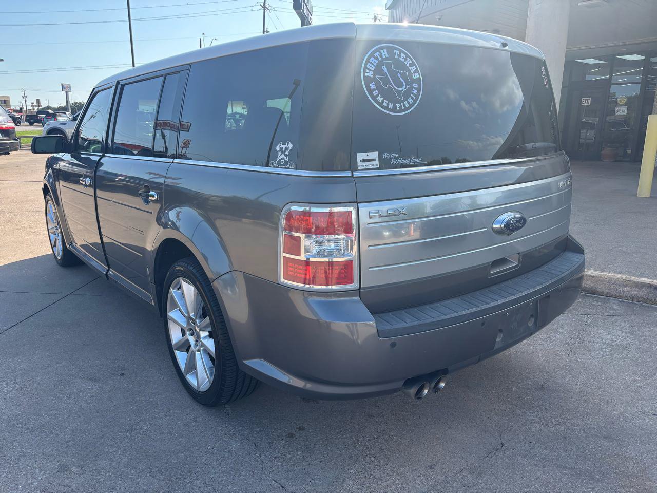 Used 2010 Ford Flex Limited FWD image 4