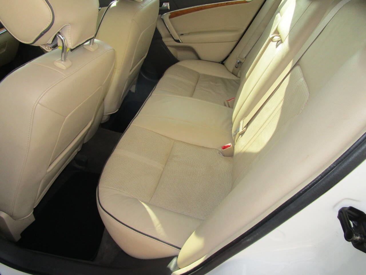 Used 2012 Lincoln MKZ image 9