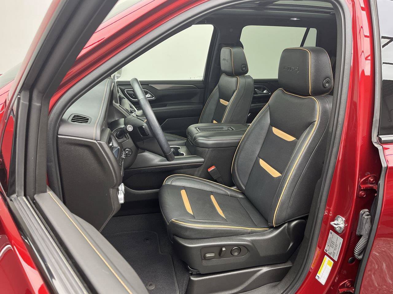 Certified 2022 GMC Yukon AT4 w/ Technology Package AWD/4WD image 11