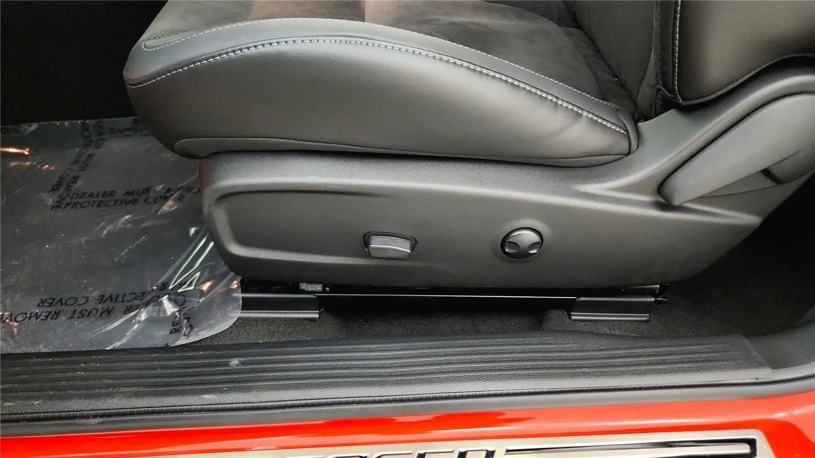 Used 2023 Dodge Challenger R/T w/ Plus Package image 30