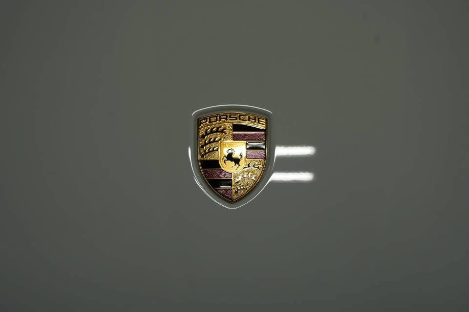 Certified 2025 Porsche Macan AWD/4WD image 29