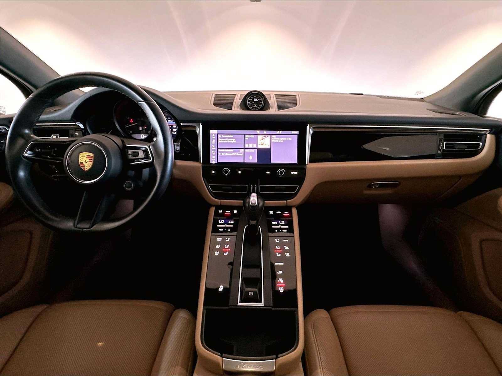 Used 2024 Porsche Macan AWD/4WD image 18