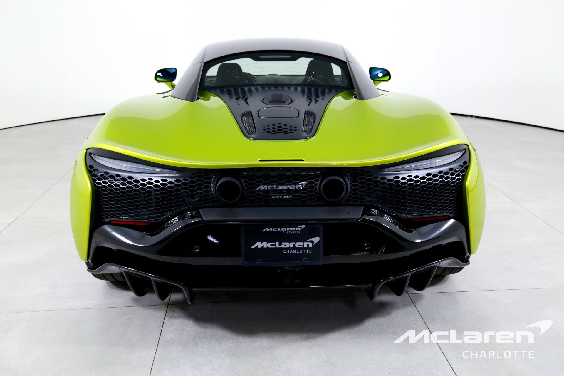 Used 2023 McLaren Artura image 11