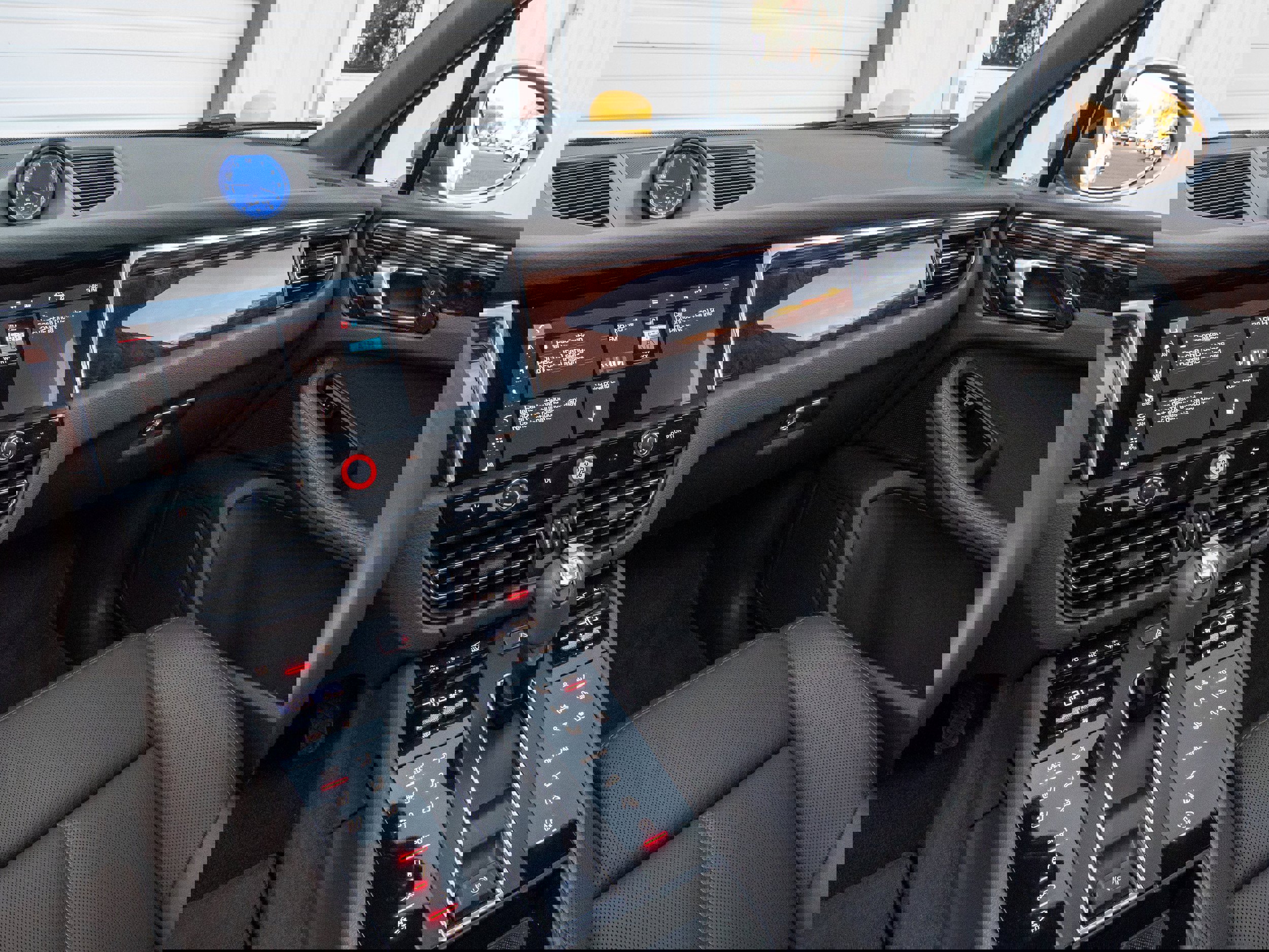 Used 2023 Porsche Macan image 23