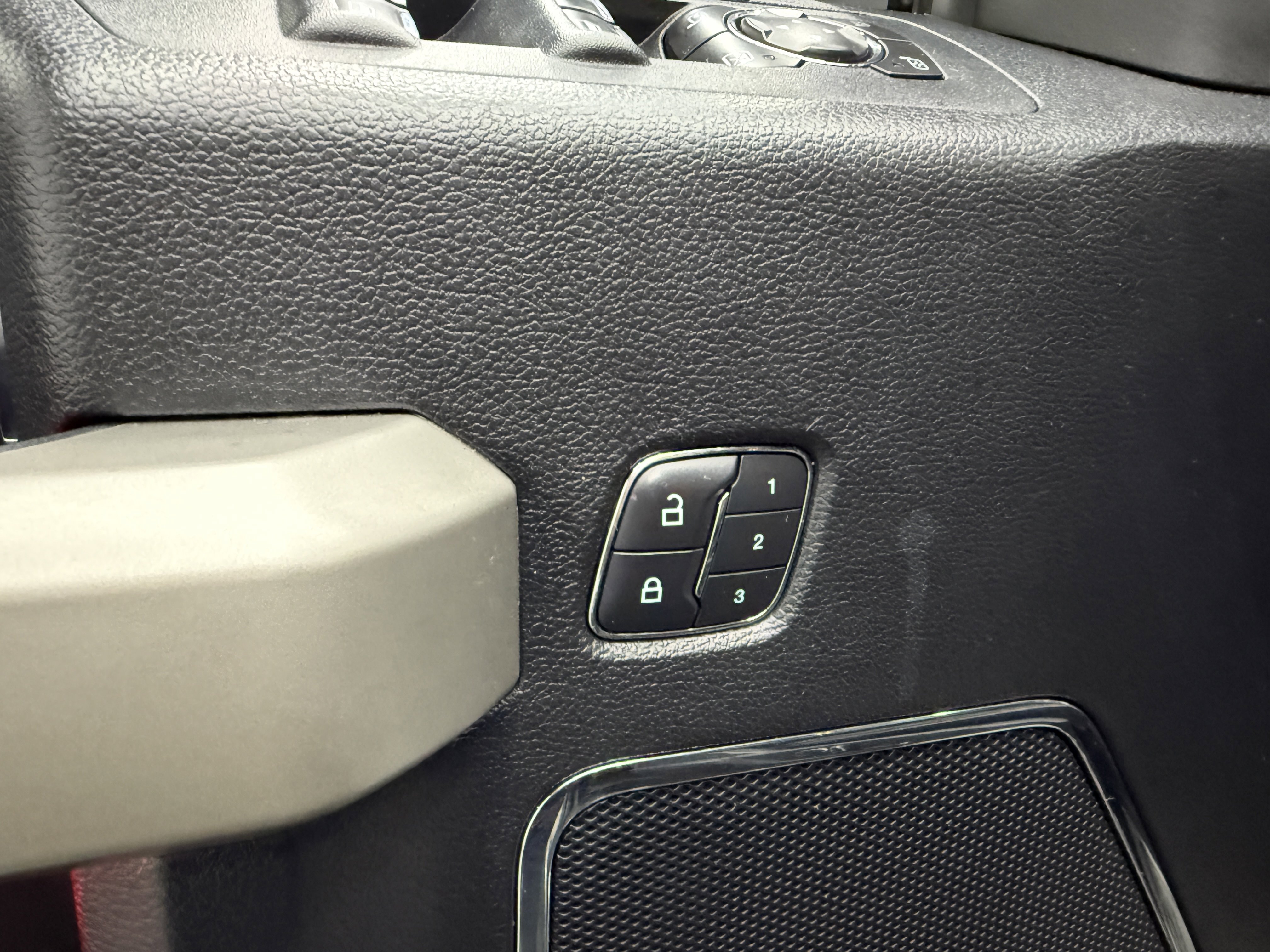 Used 2016 Ford F150 Lariat w/ Equipment Group 502A Luxury image 11