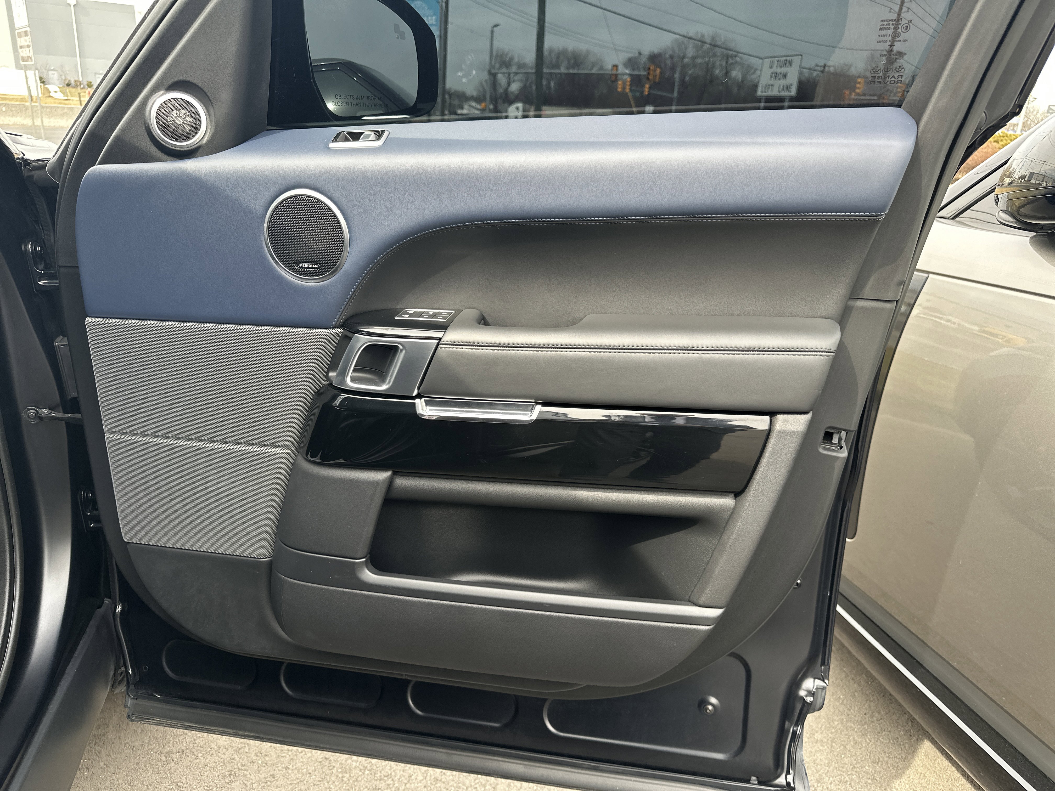 Used 2021 Land Rover Range Rover Sport HST image 13