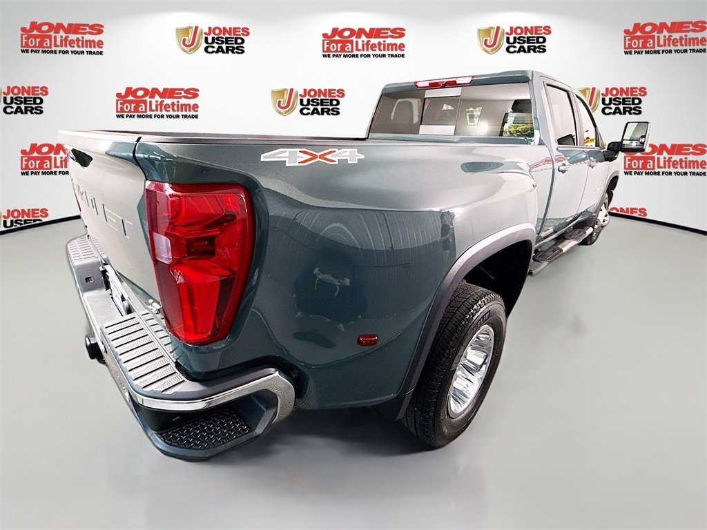 Used 2025 Chevrolet Silverado 3500 LT w/ Safety Package image 16