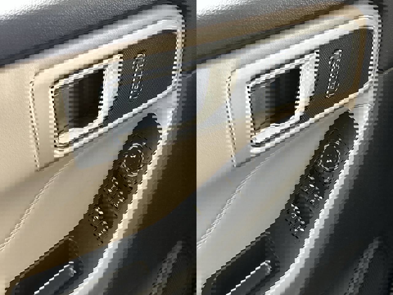 Used 2022 Ford Explorer XLT w/ Equipment Group 202A image 18