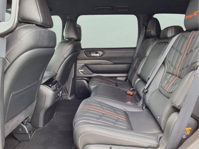 Certified 2025 Nissan Armada PRO-4X AWD/4WD image 11