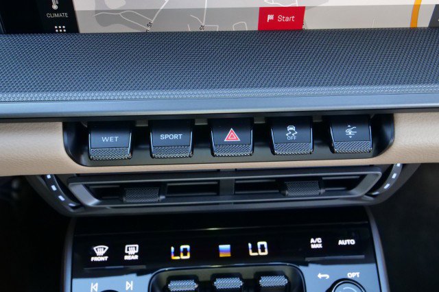 Used 2021 Porsche 911 Carrera image 18