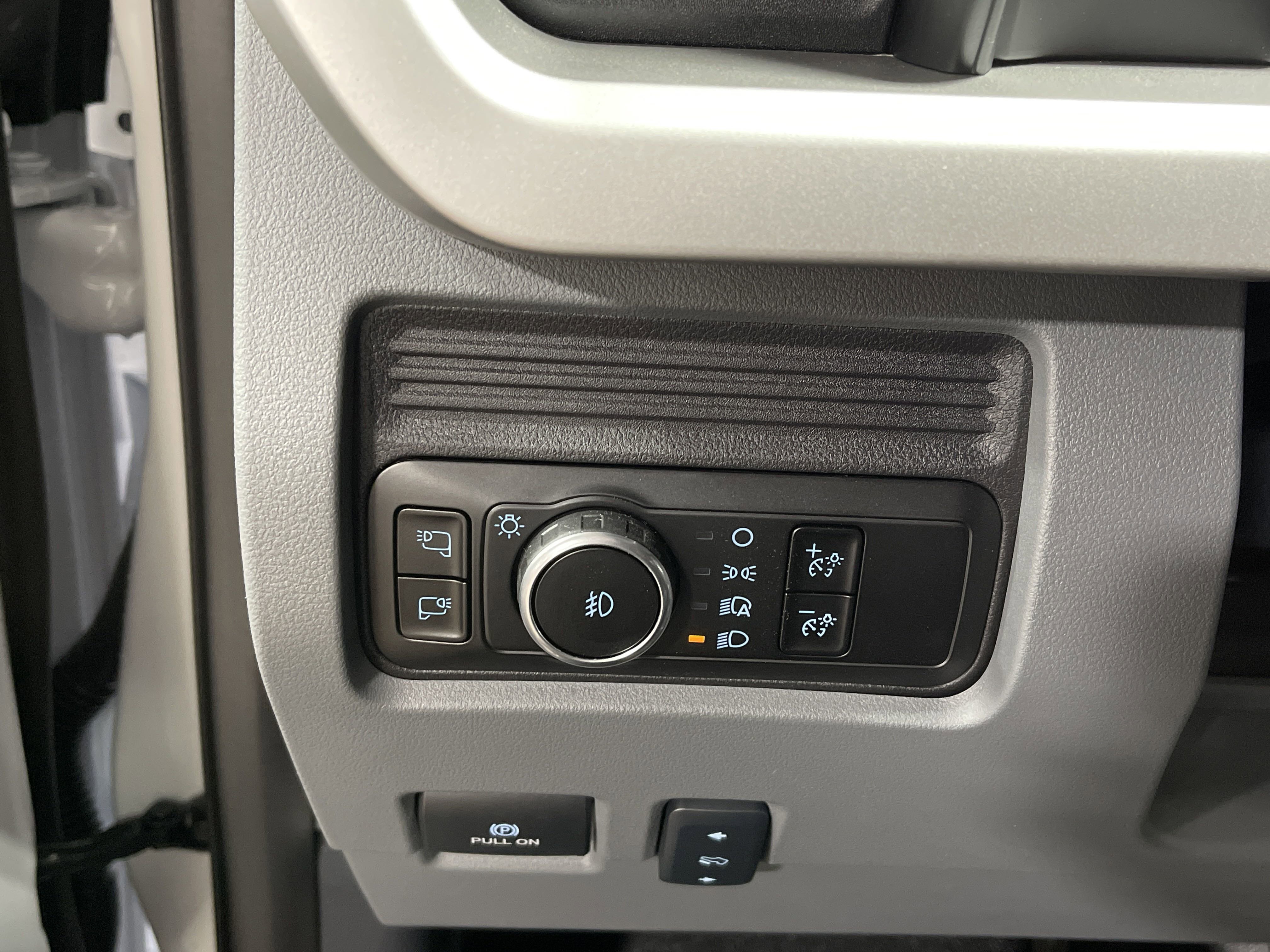 New 2025 Ford F550 4x4 Regular Cab Super Duty w/ XLT Value Package image 16