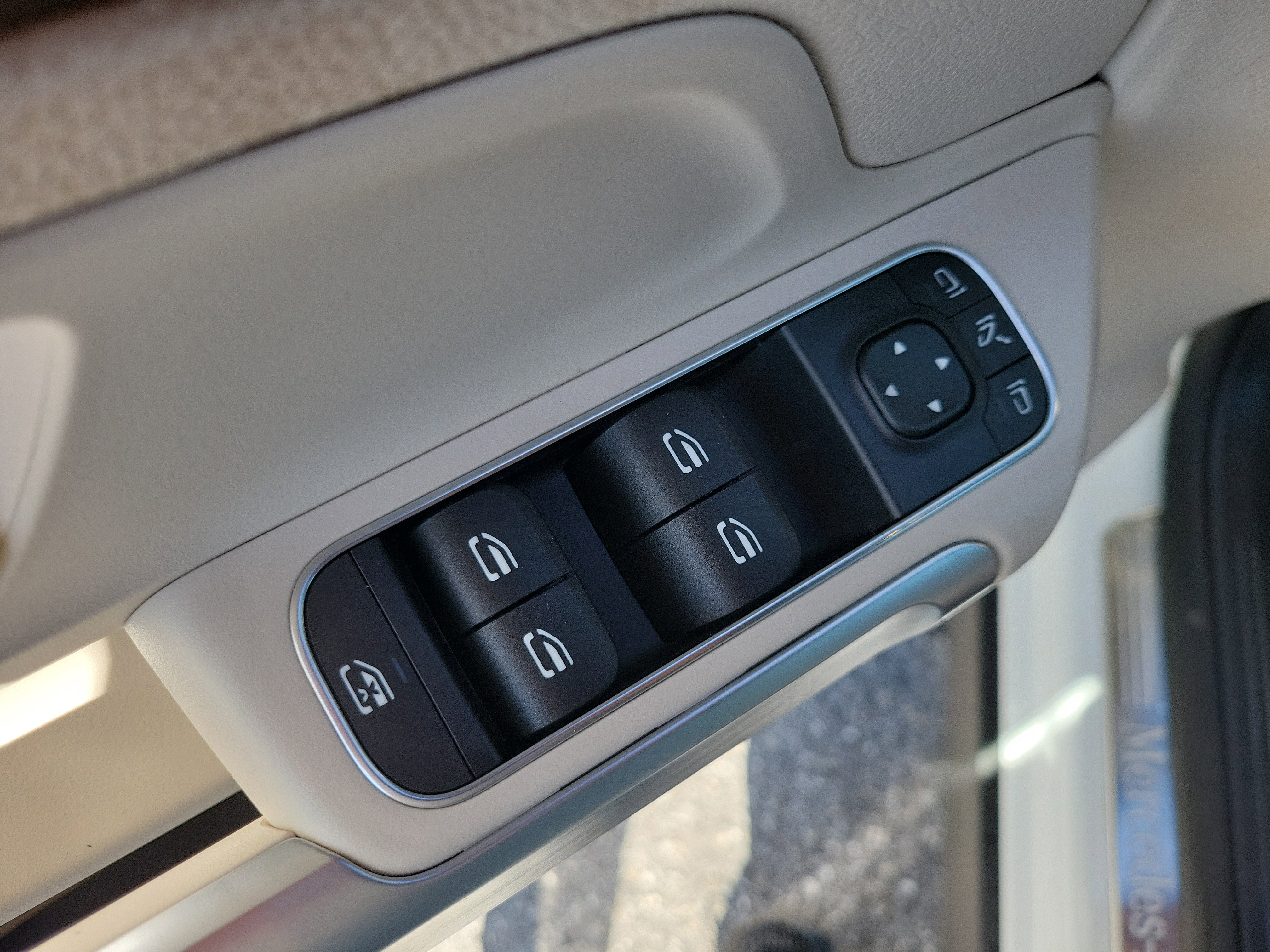 Used 2025 Mercedes-Benz GLB 250 image 18