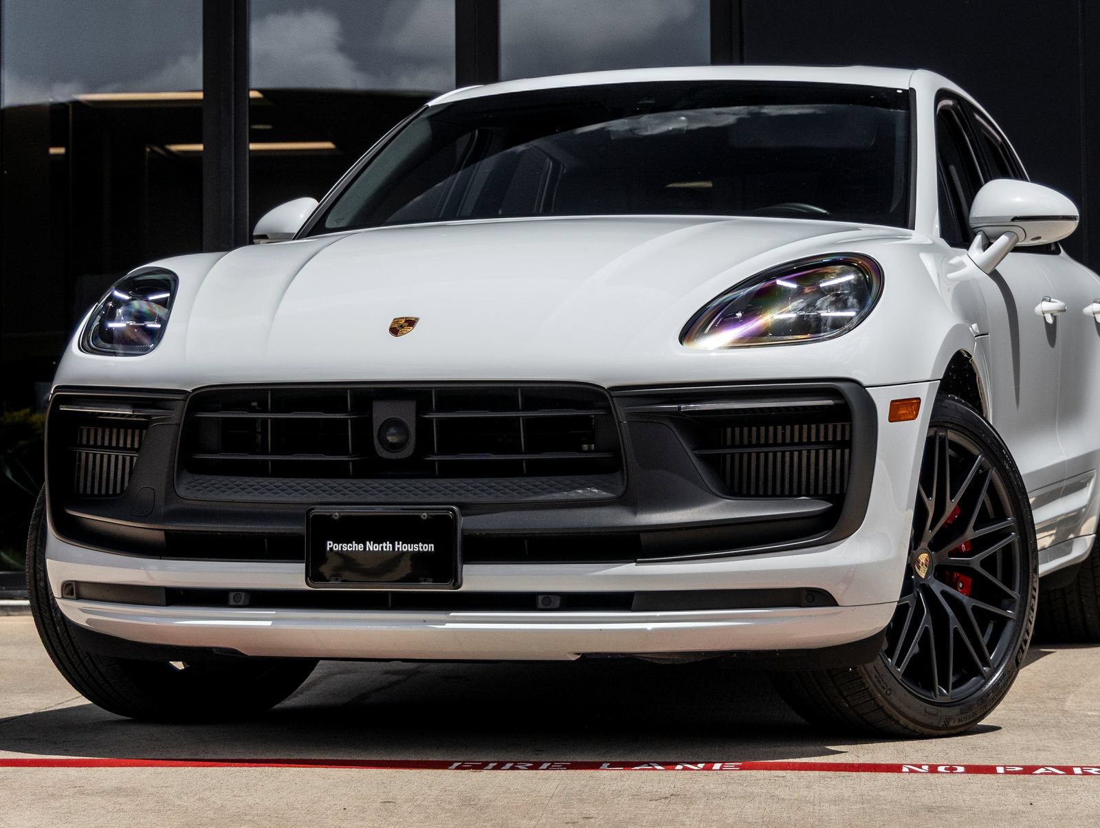 Certified 2024 Porsche Macan GTS AWD/4WD image 7