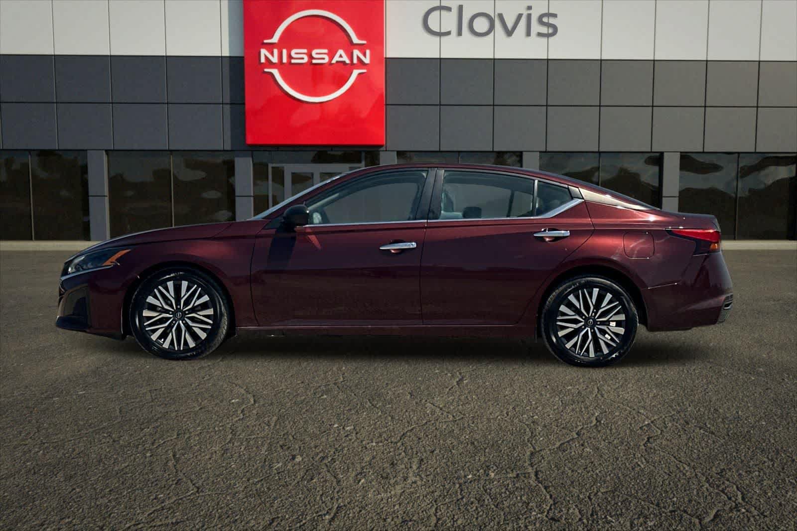 Used 2025 Nissan Altima 2.5 SV FWD image 5