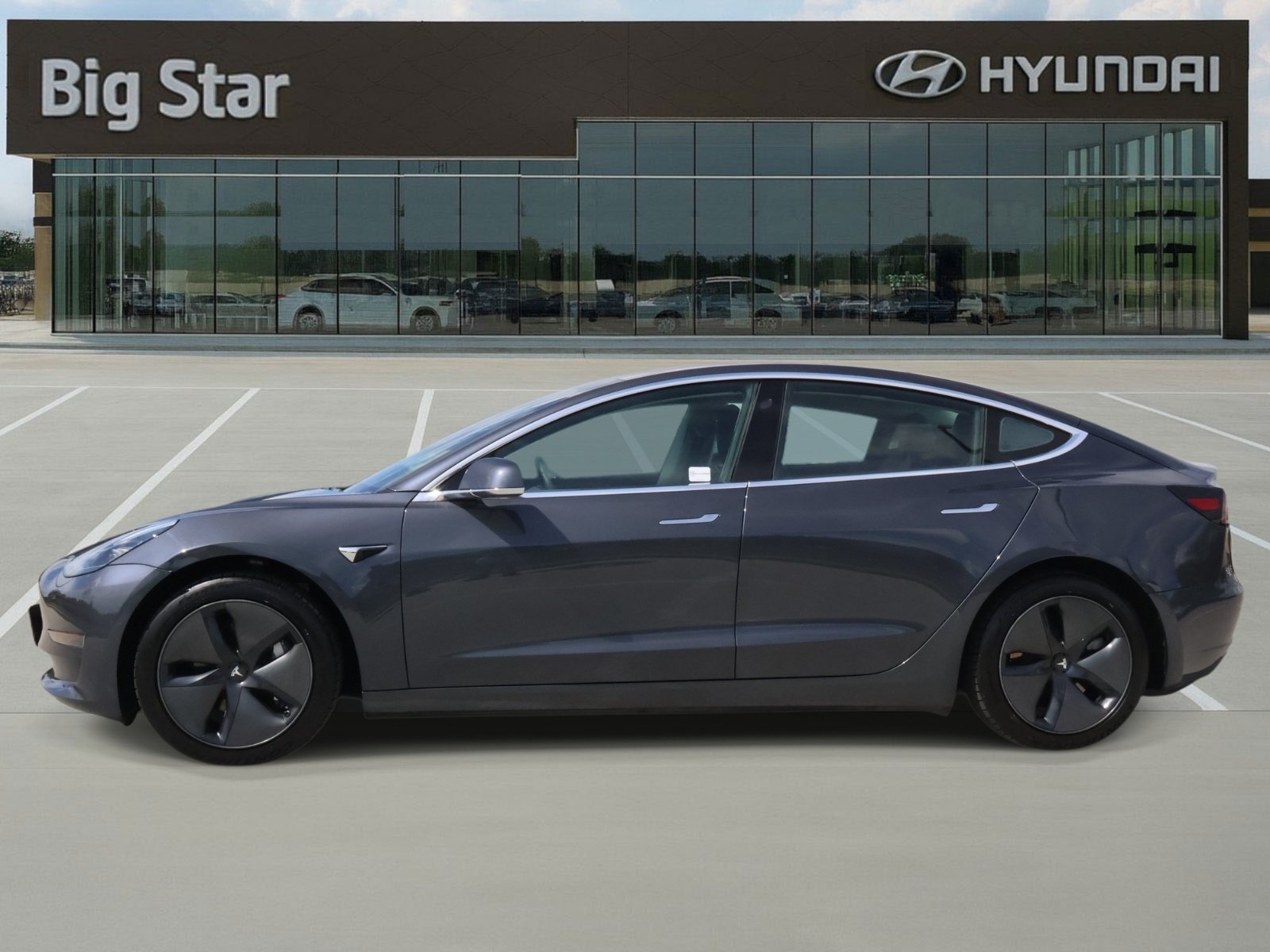 Used 2018 Tesla Model 3 Long Range RWD image 2
