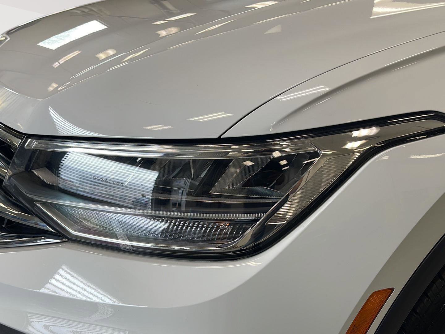 Used 2022 Volkswagen Tiguan SE AWD/4WD image 10