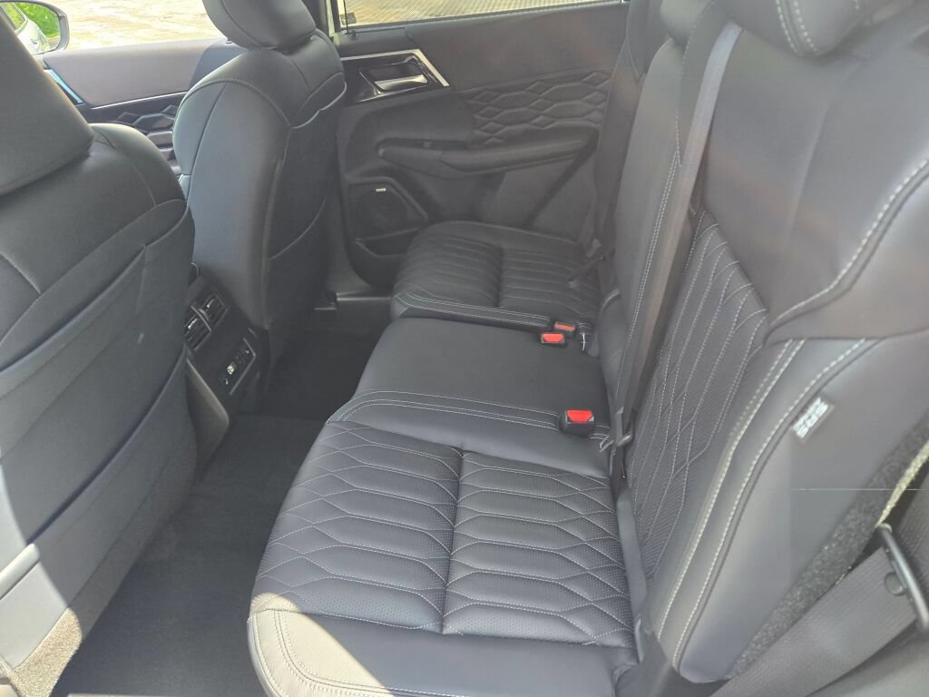 New 2026 Mitsubishi Outlander SEL AWD/4WD image 15