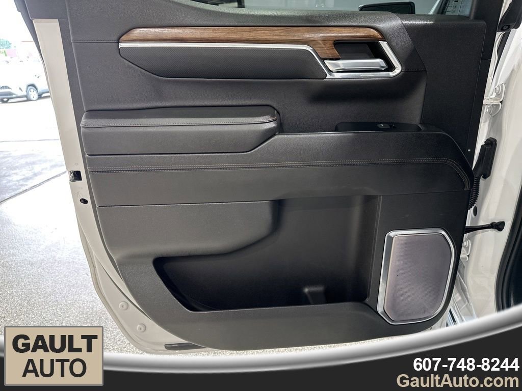 Used 2023 Chevrolet Silverado 1500 High Country w/ High Country Premium Package image 16