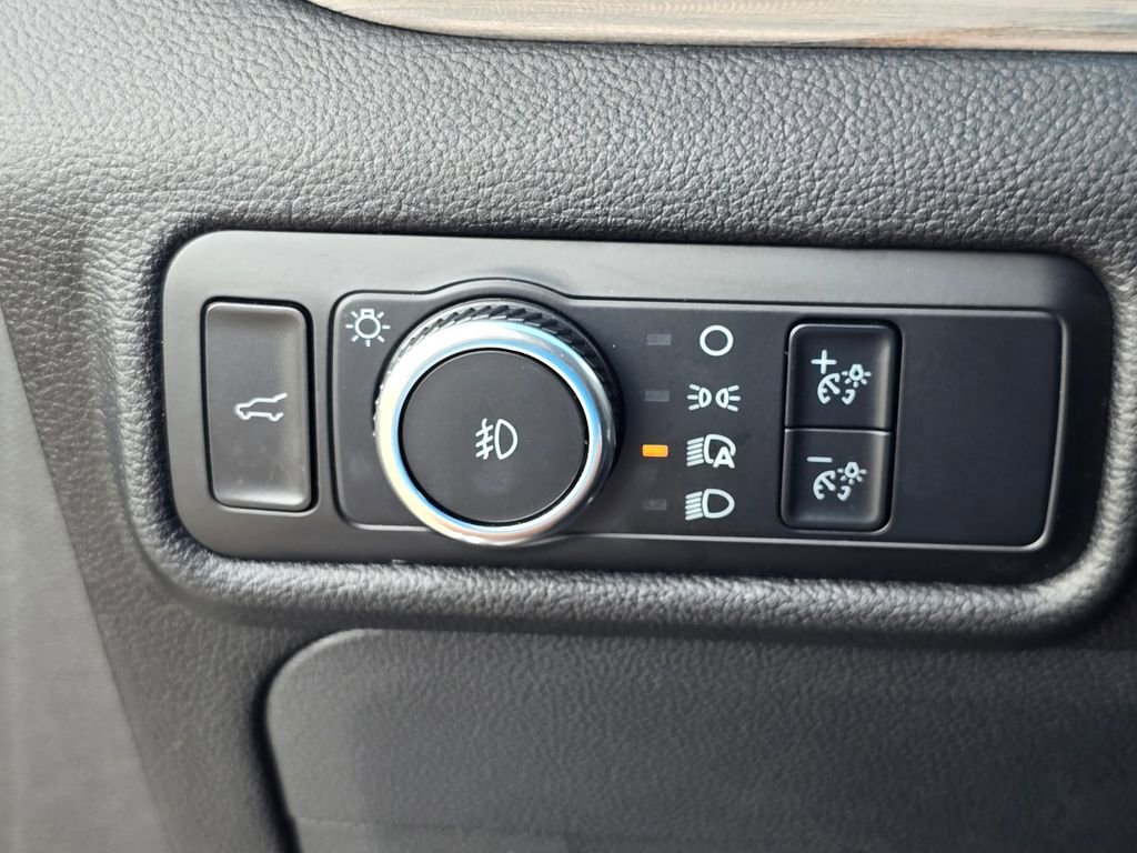 Used 2023 Ford Explorer Limited AWD/4WD image 24