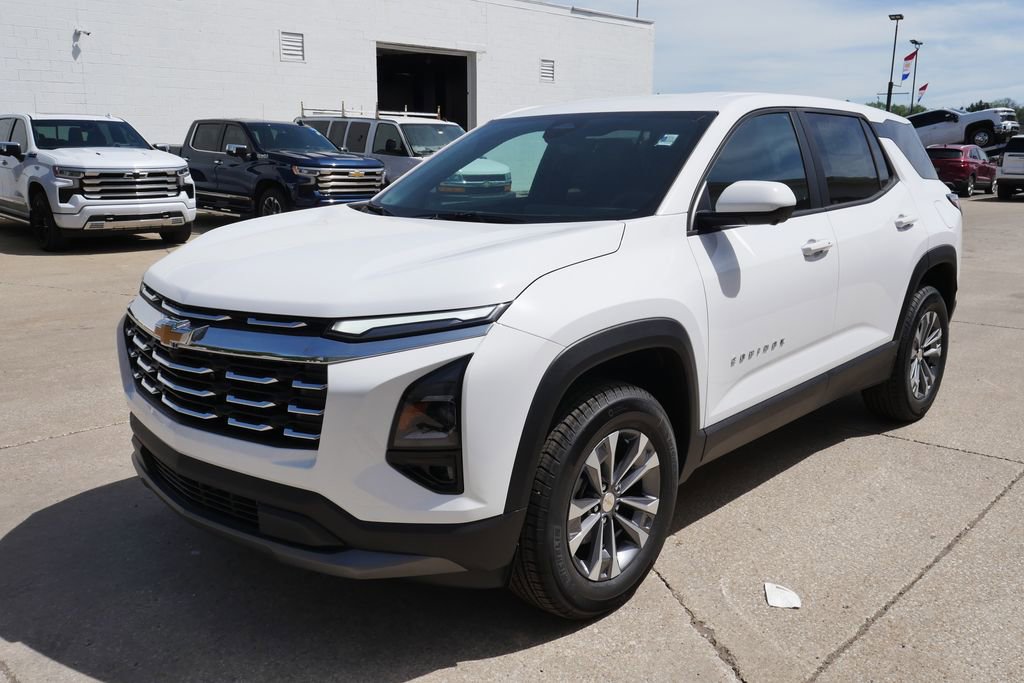 New 2026 Chevrolet Equinox LT w/ Convenience Package II AWD/4WD image 4