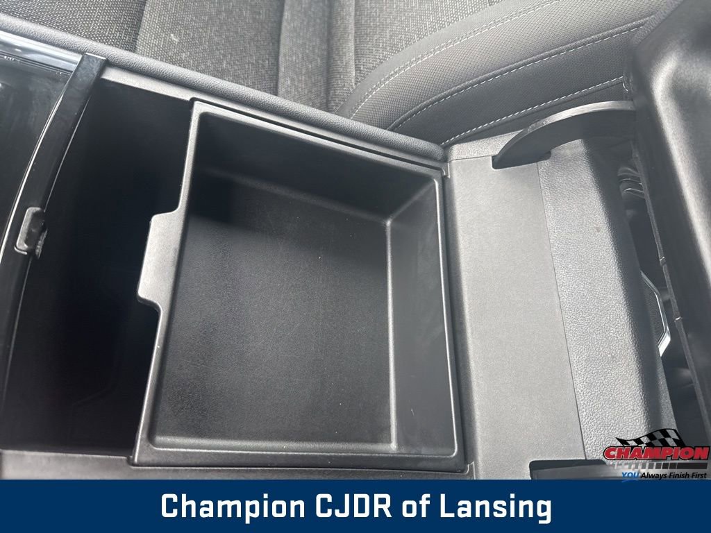 Used 2024 Chevrolet Traverse LT image 39