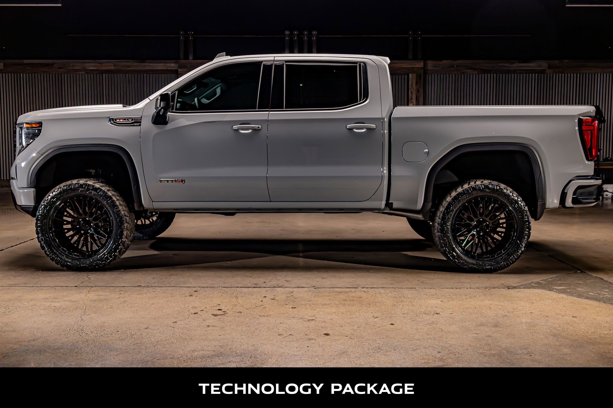 Used 2025 GMC Sierra 1500 AT4 w/ Technology Package image 6