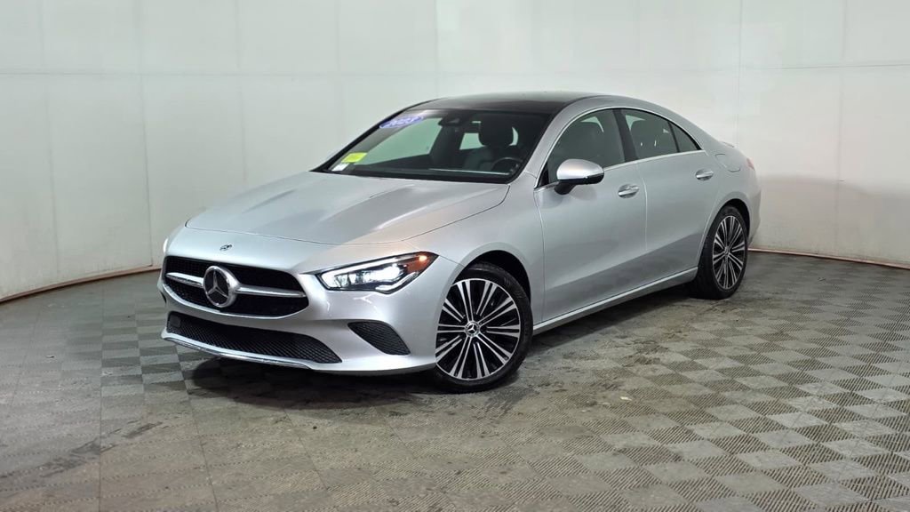 Used 2023 Mercedes-Benz CLA 250 4MATIC image 3