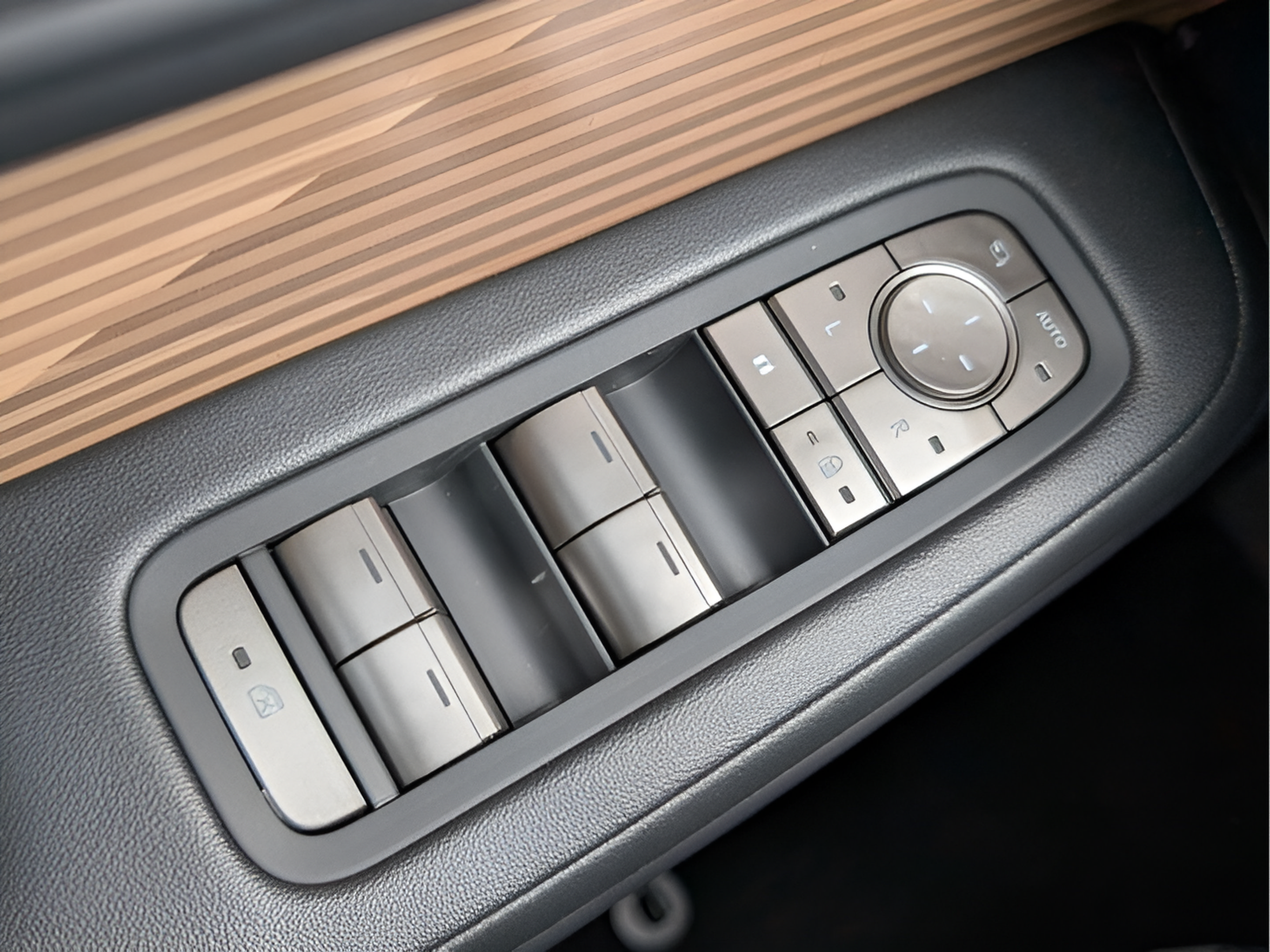 New 2026 Lexus ES 350e w/ Accessory Package (Z2) FWD image 30
