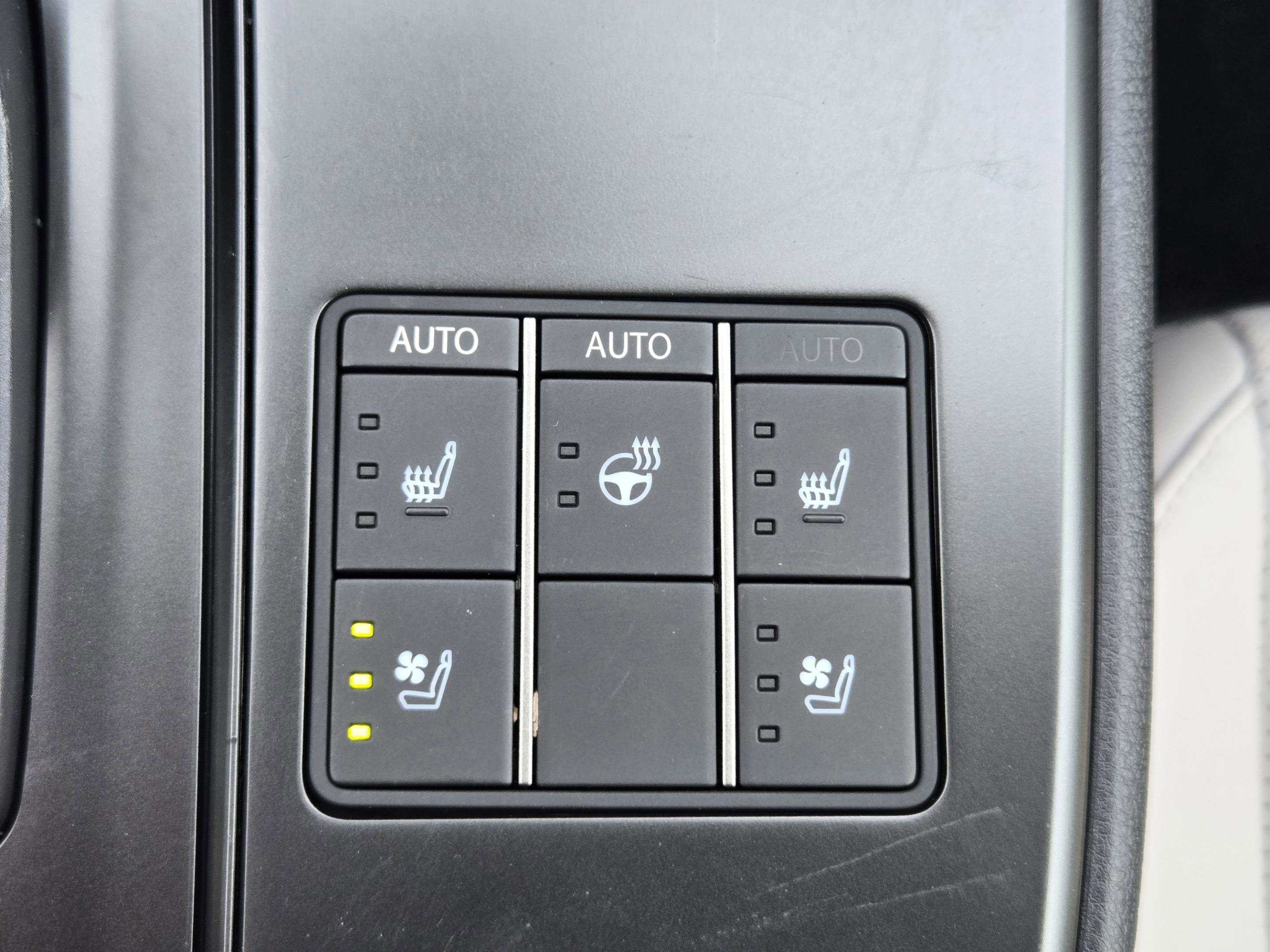 Certified 2025 Lexus UX 300h FWD w/ Accessory Package (Z1) image 14