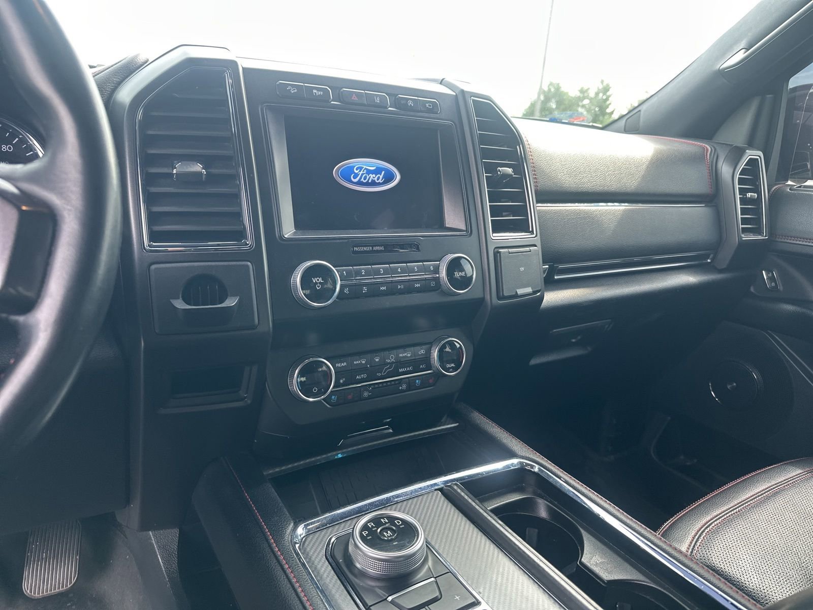 Used 2021 Ford Expedition Limited AWD/4WD image 9