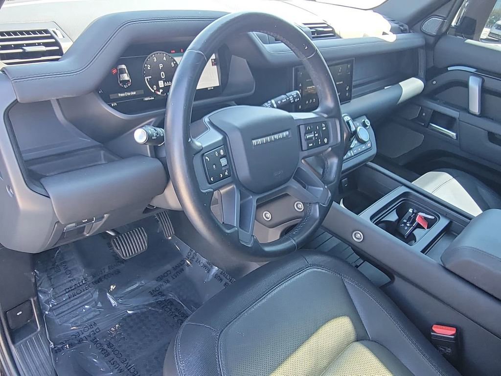 Used 2024 Land Rover Defender 110 X-Dynamic SE image 24
