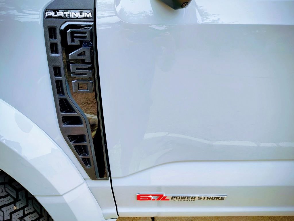 Used 2025 Ford F450 Platinum w/ FX4 Off-Road Package image 11