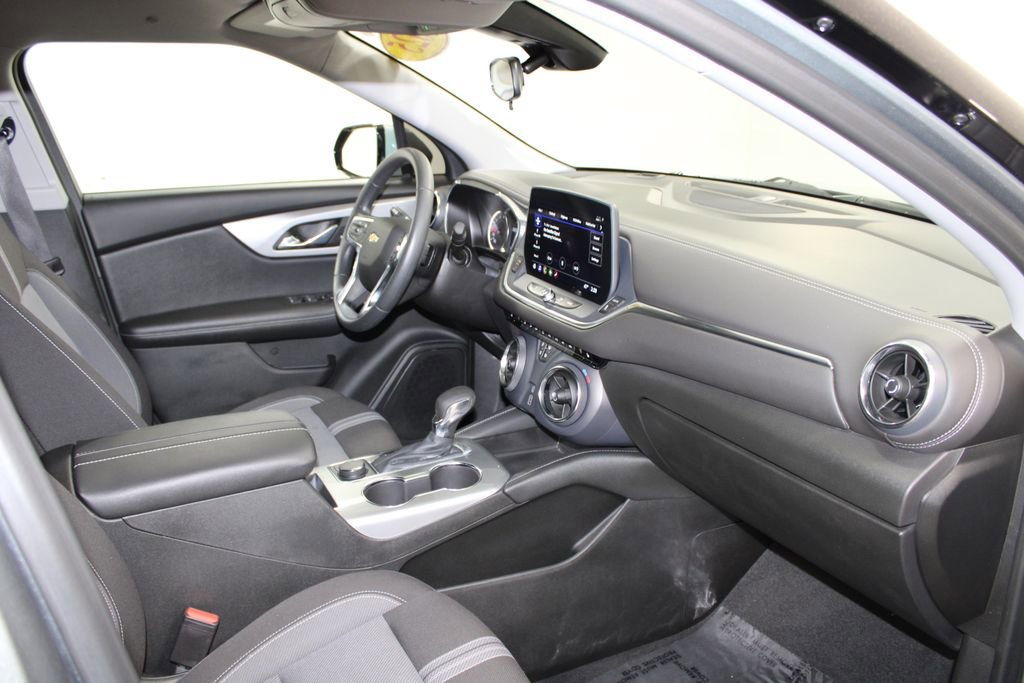 Used 2025 Chevrolet Blazer LT image 27
