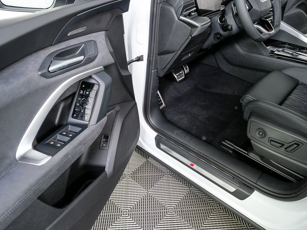 New 2026 Audi SQ5 Premium Plus image 8