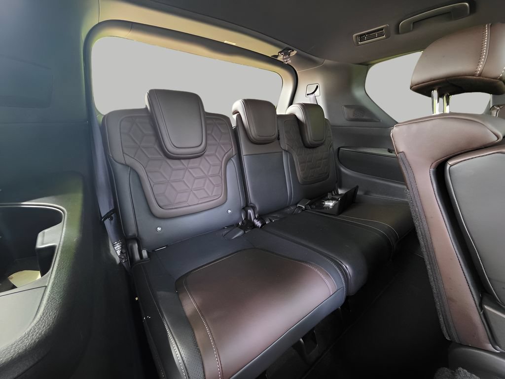 Used 2025 Nissan Armada Platinum Reserve AWD/4WD image 10