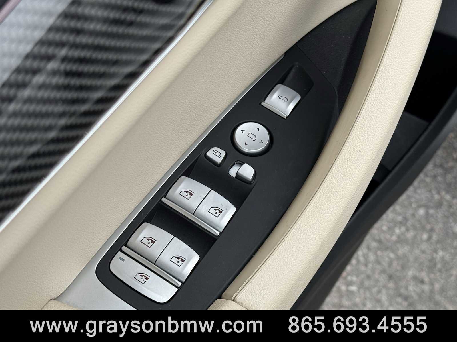 Used 2025 BMW X4 M40i w/ Premium Package image 13