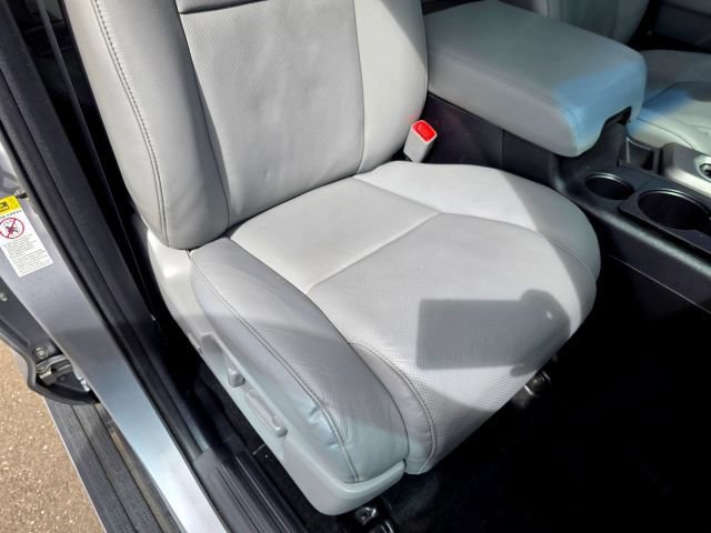 Used 2015 Toyota Sequoia Platinum AWD/4WD image 43