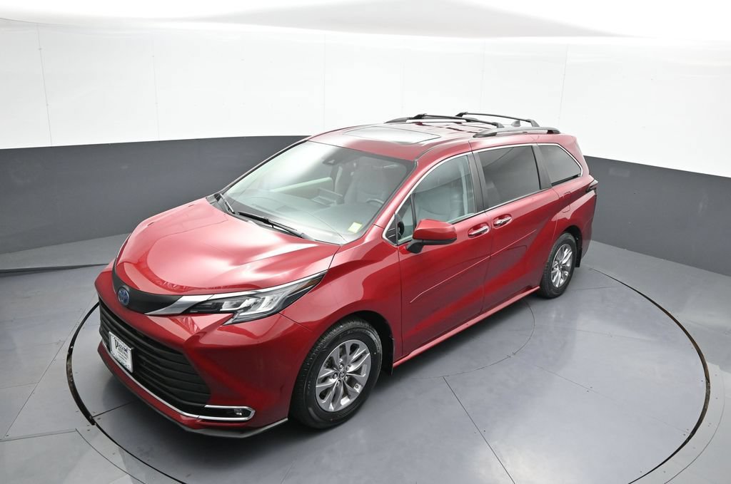 Certified 2022 Toyota Sienna XLE AWD/4WD image 36