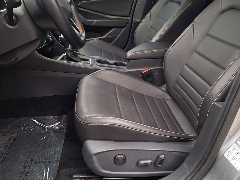 Used 2022 Volkswagen Jetta SE image 11