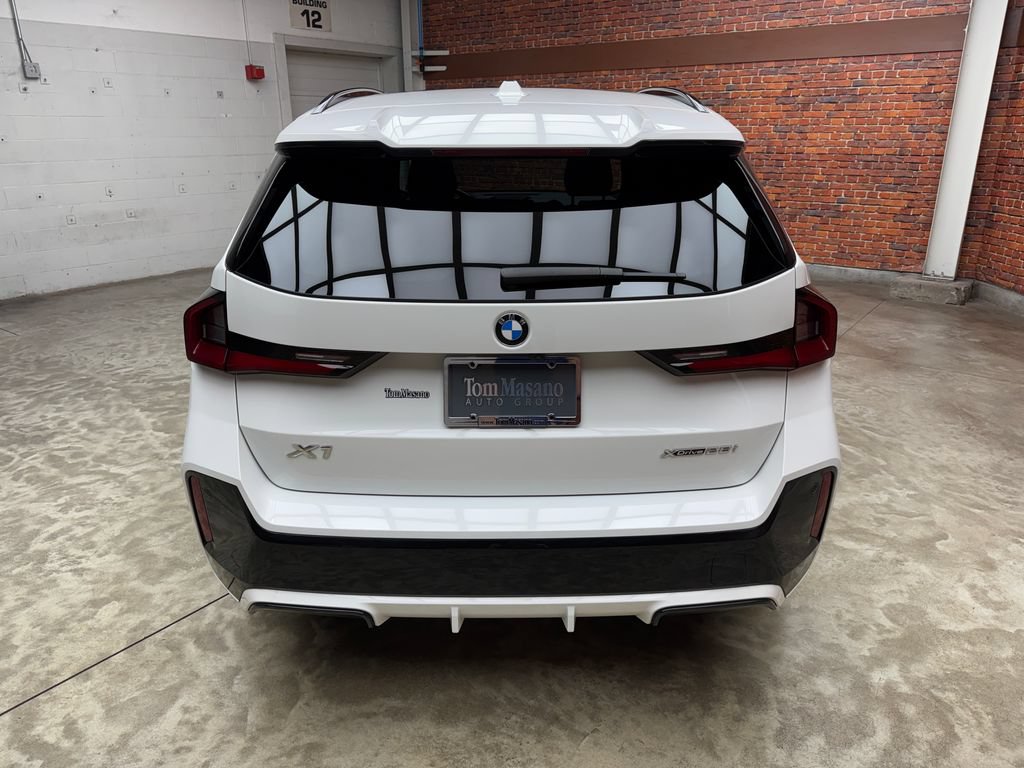Used 2026 BMW X1 xDrive28i w/ Technology Package AWD/4WD image 4