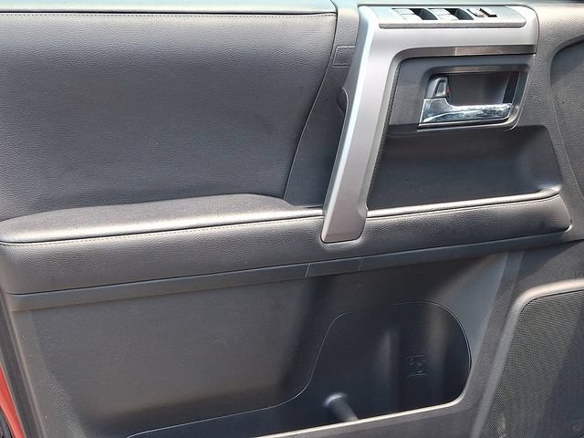 Used 2020 Toyota 4Runner SR5 AWD/4WD image 13