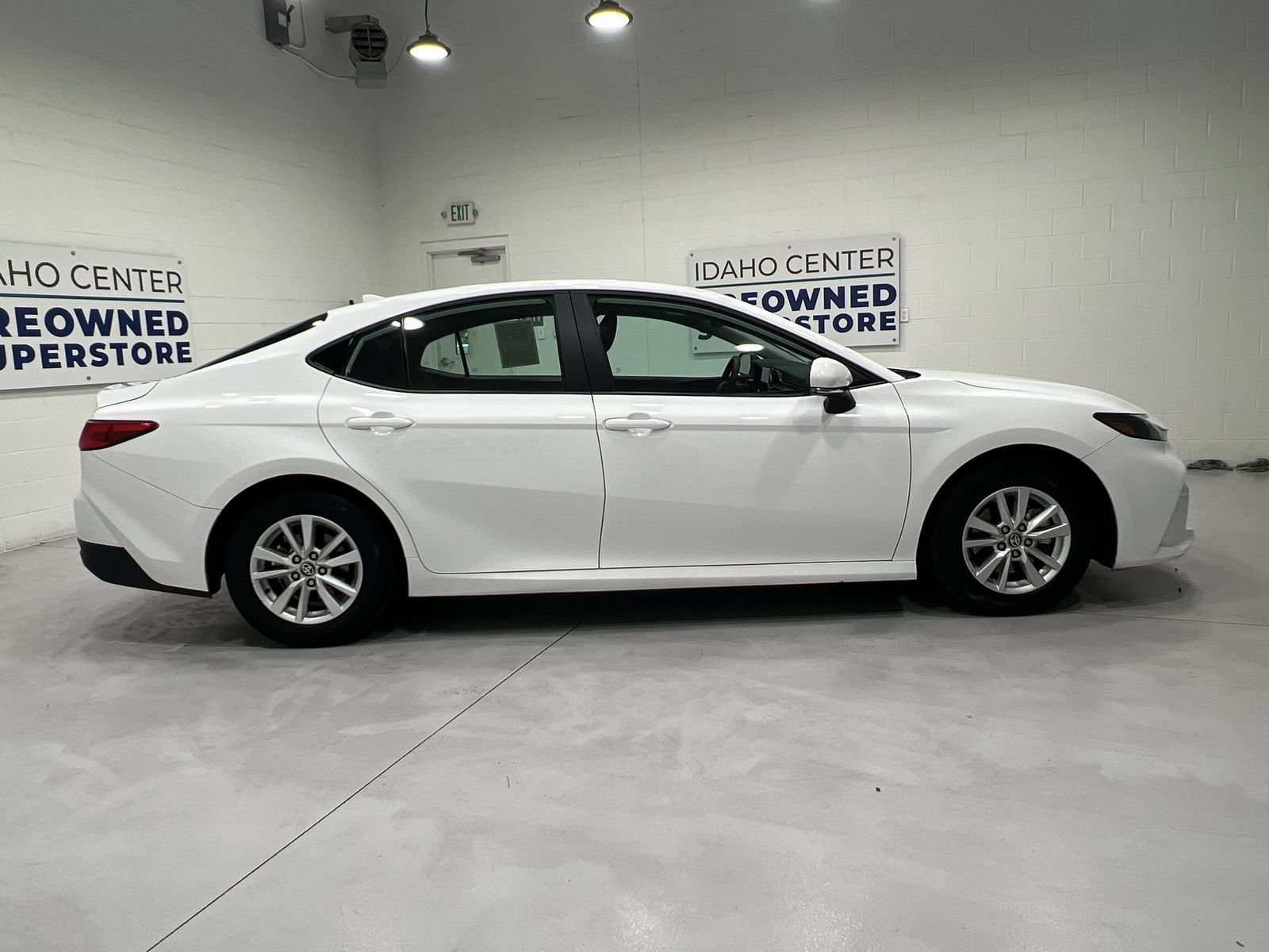 Used 2025 Toyota Camry LE FWD image 9