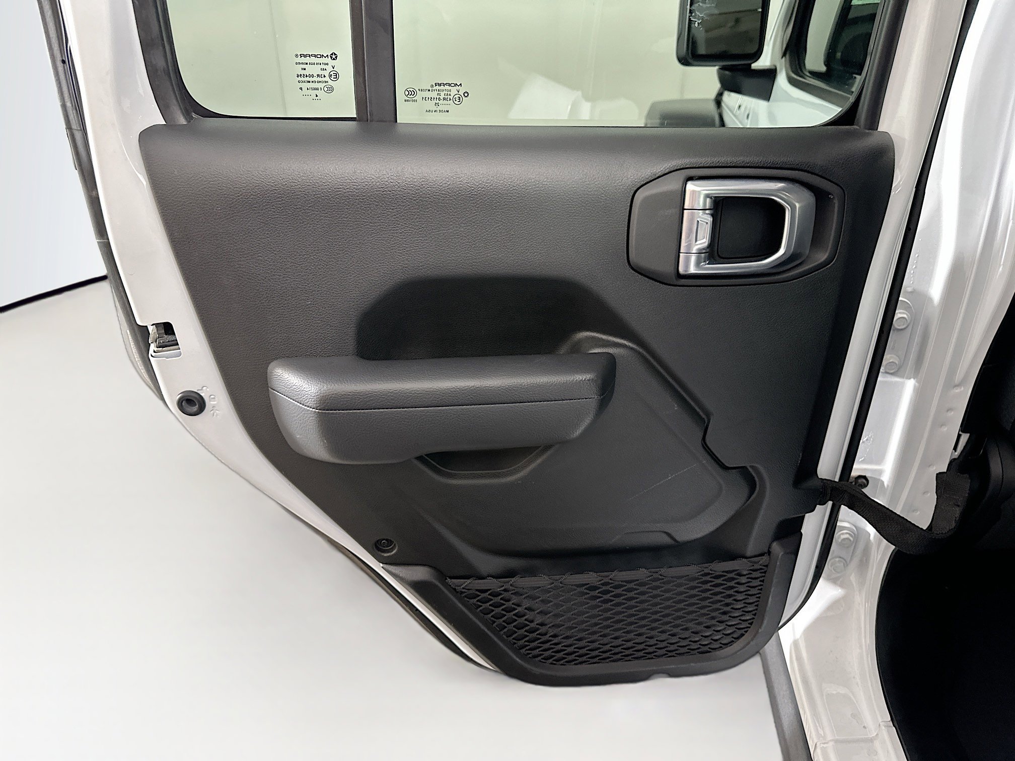 Used 2025 Jeep Wrangler Willys image 24