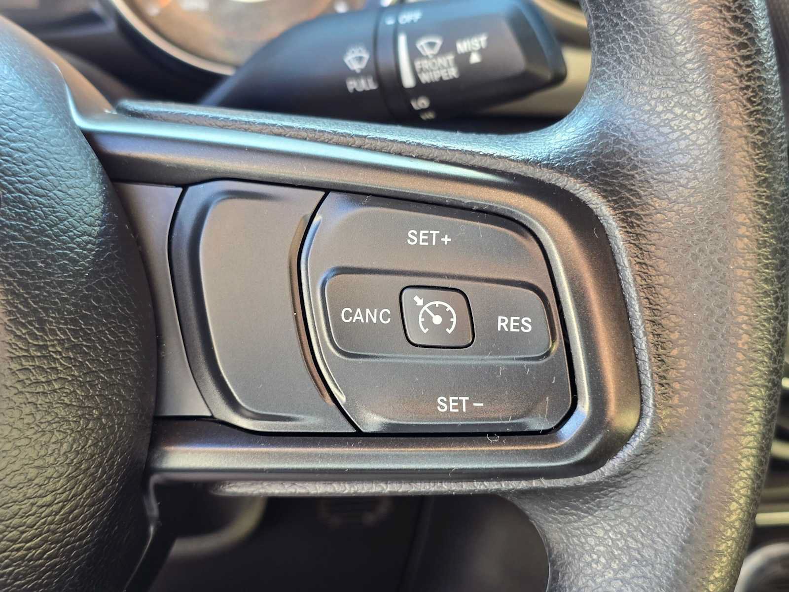 Used 2023 Jeep Gladiator Sport AWD/4WD image 32