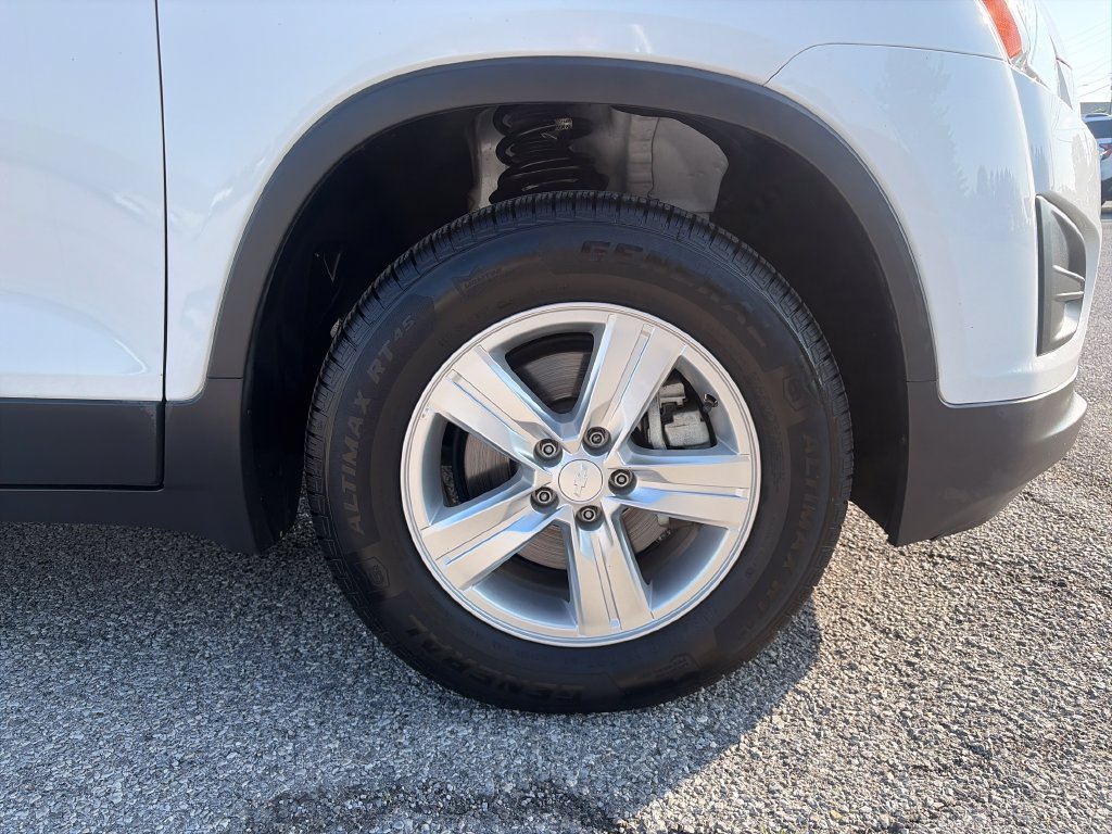 Used 2015 Chevrolet Trax LT w/ LT Plus Package AWD/4WD image 43